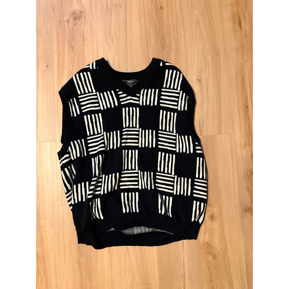 Vintage sweater vest black and white pattern